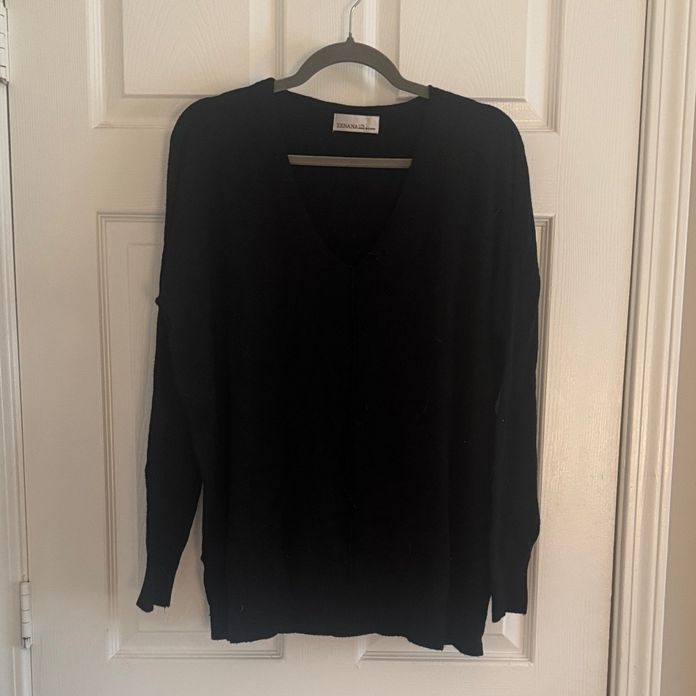 Zenana Outfitters Black V-Neck Sweater
